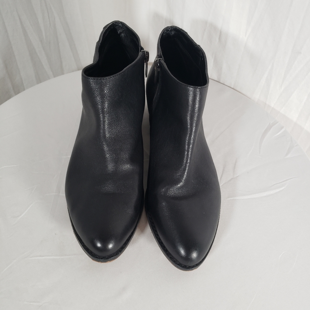 Vince Camuto's Black Leather Booties Sz 10 - Picture 1 of 9